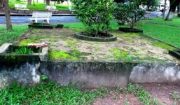 Ngôi mộ cổ 'ngụy trang' khó hiểu giữa khuôn viên trường đại học