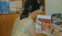 Ôm hận 18 năm chờ con gái lớn để tố tội mẹ mất trinh