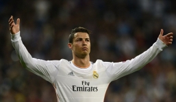 Ronaldo đã vượt qua Puskas, phả hơi nóng vào gáy Messi