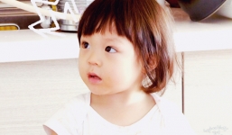 Bé mẫu giáo 3 tuổi gây sốt màn ảnh Hàn