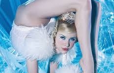 Cô gái có thân hình dẻo nhất thế giới tung bộ ảnh nóng bỏng