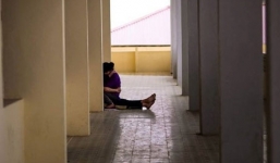 Truy tìm cặp đôi 'yêu' trong hành lang ĐH ở Hà Nội