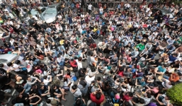 Sinh viên Đài Loan chiếm cơ quan lập pháp, biểu tình chống chính phủ