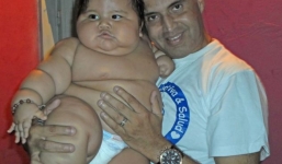 Bé trai 8 tháng tuổi 'khổng lồ' có cân nặng bằng trẻ 6 tuổi