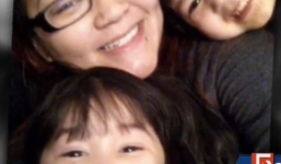 Mẹ dùng thân mình chặn xe cứu 2 con nhỏ