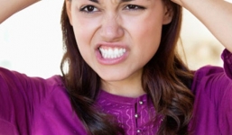 Hoảng hồn khi yêu phải chàng... 'vạch quần, khoan tường' nơi công cộng