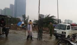 Hà Nội: Phát hiện một xác chết đầm đìa máu trong ngôi nhà hoang