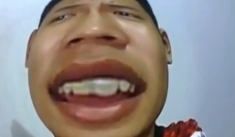 Clip: Bản cover “Cơn mưa ngang qua” phiên bản mồm to toàn răng