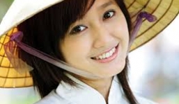 Cười ngả nghiêng bài thơ về vẻ đẹp con gái các trường Đại học