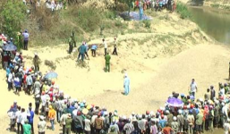 Bản tin 113 – chiều 24/3: Xác phụ nữ bị cát vùi dưới đáy sông 4 tháng…