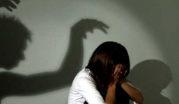 Cha dượng cưỡng hiếp con riêng của vợ