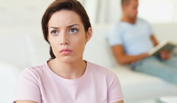 Mất hết lòng tin khi chồng tự thú ngoại tình