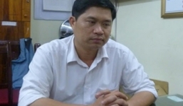 BS Tường lặng người, mặt biến sắc khi nhận lời nhắn của vợ