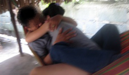 Cận cảnh nhân viên cà phê 'mát mẻ' chiều khách