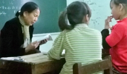 Cô giáo 70 tuổi gieo chữ ở miền biển xứ Thanh