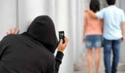 Bản tin 113 – chiều 26/3: 'Cống nộp' 230 triệu đồng vì sợ lộ chuyện 'vụng trộm'…