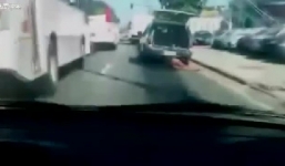 Gây tại nạn chết người rồi kéo lê xác nạn nhân trên đường phố