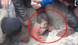 Clip: 8 phút nín thở cứu sống bé gái bị chôn vùi trong đống đổ nát