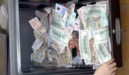 Quen trai Tây qua Facebook, cô gái trẻ mất hàng chục ngàn USD