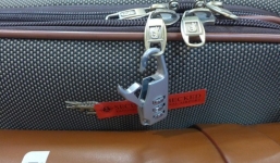 Hành khách Vietnam Airlines “tố” bị bẻ khóa vali