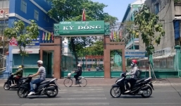 Học sinh lớp 5 mất tích bí ẩn... là đi bán 'báu vật'