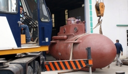 Tàu ngầm tự chế Trường Sa lại chạy thử trong hồ