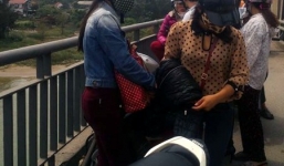 Nghi mẹ và con trai 24 tuổi nhảy cầu Bến Thủy tự tử