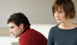 Chiếc sơ mi tuột cúc