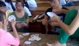 'Đỏ đen' chốn học đường