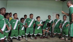 “Những gã khổng lồ phương Bắc” đội bóng của những chàng... lùn