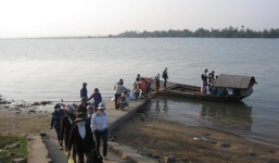 Ngôi làng “ma” sau 15 năm mới có một đám cưới