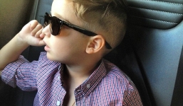 Ngắm nhóc tỳ 5 tuổi gây sốt làng thời trang