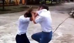  Một phụ nữ chém đứt tay tình địch vì ghen