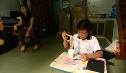 Cuộc sống đơn sơ của thần đồng 13 tuổi