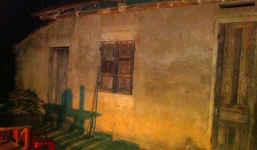 Phát hiện thi thể đã thối nhiều ngày trong nhà vắng