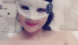 Cao Thùy Dương và những lần tự sướng khoe vòng 1 nóng bỏng