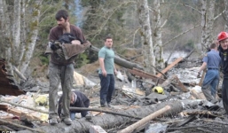 Cứu bé 5 tháng tuổi bị 'chôn sống' trong trận lở đất