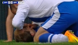 Sao bóng đá suýt chết vì tự… nuốt lưỡi