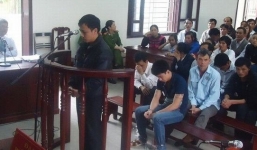 Thầy giáo dâm ô với học sinh: 'Cho thầy làm tý, thầy cho 3 triệu'