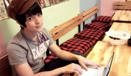 Hot boy Kelbin Lei nhập viện gấp vì bị cướp xô ngã