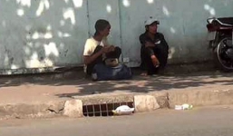 Cảnh báo tình trạng con nghiện nhiễm HIV 'xin đểu' ở nhiều nơi