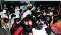 Đột kích sòng xóc đĩa, hàng trăm con bạc nháo nhào bỏ chạy