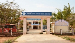 Hỗn chiến ở lớp, 2 nữ sinh bị đề nghị kỷ luật