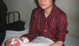 Bưu phẩm gửi giám đốc phát nổ, 1 nữ kế toán nhập viện