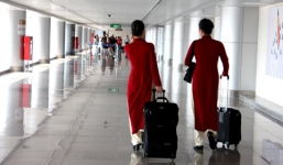 Tiết lộ gây sốc của những nữ 'cửu vạn' hàng không