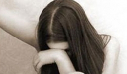 “Yêu râu xanh” cho bé gái 25.000 đồng rồi hiếp dâm