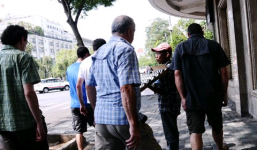 Bóp “của quý” của người nước ngoài để trộm ví tiền