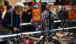 Nhật Bản tăng thuế tiêu dùng sau 17 năm nhằm kiềm chế nợ công