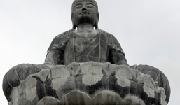 Thực hư hòn đá hình Phật phù hộ người trúng số