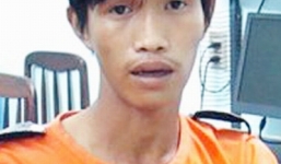 Xác chết loã thể trong lu nước